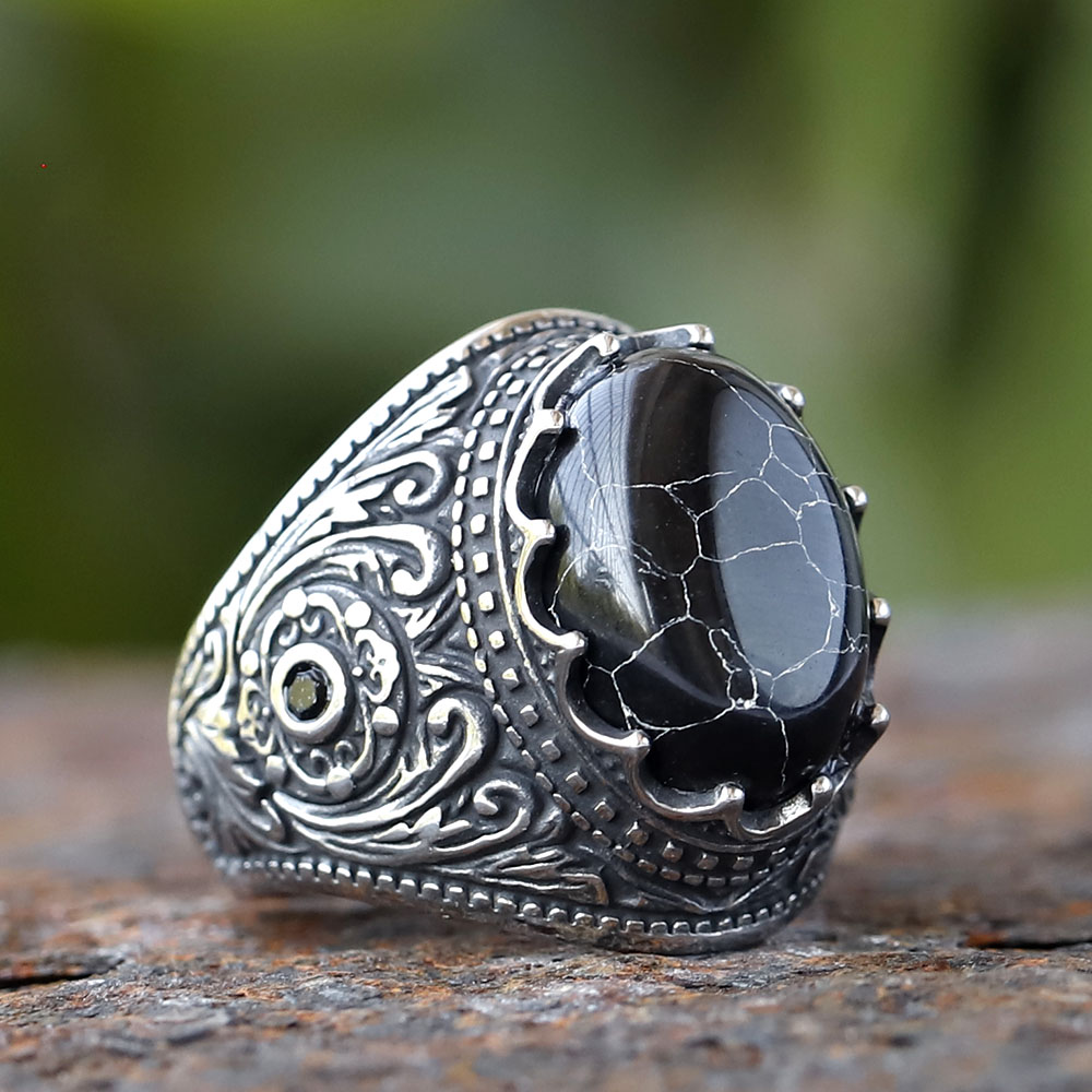 Anillos de circón negro turco  - Vintage Fashion Guide reseña y precio