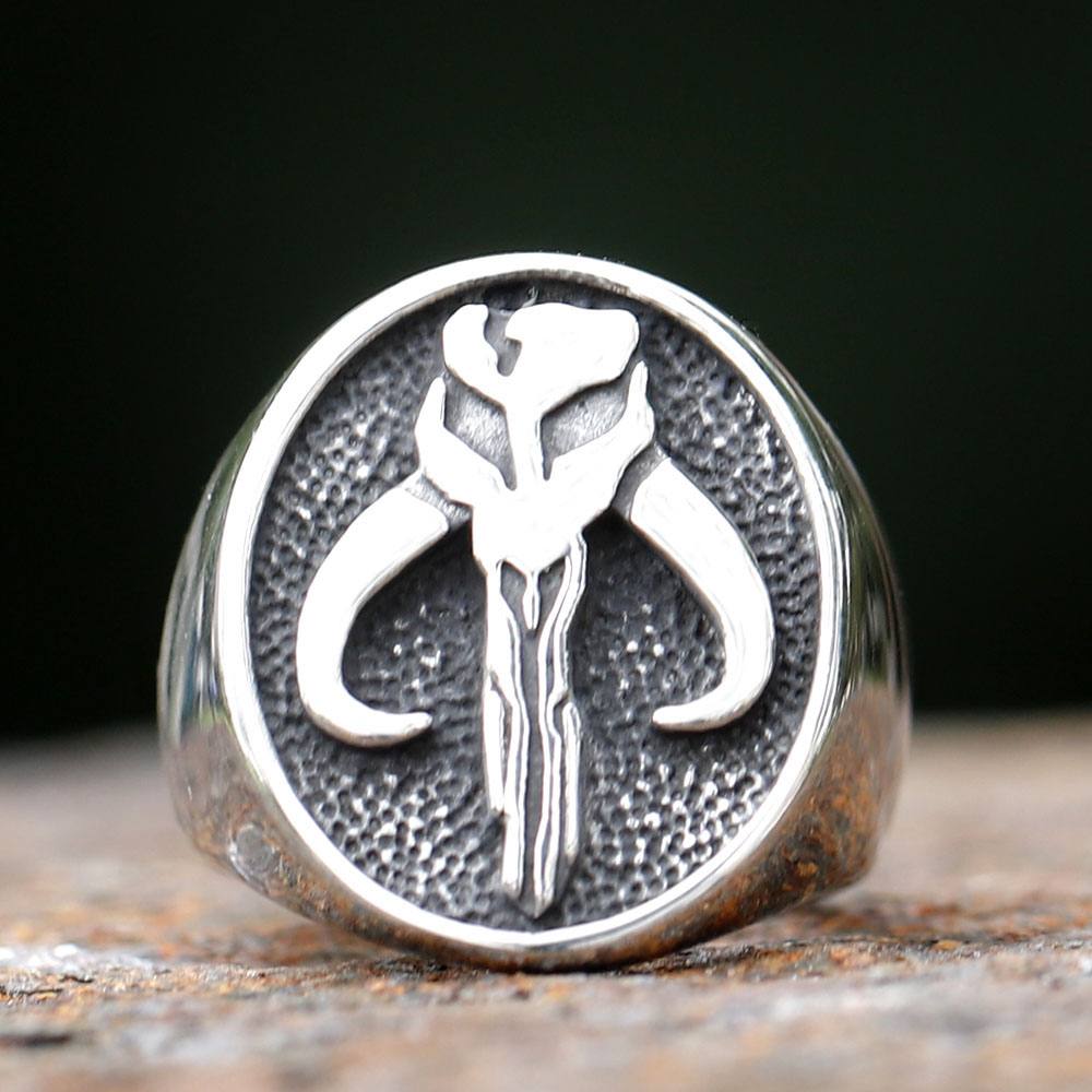Anillo de calavera alienígena  - Vintage Fashion Guide reseña y precio