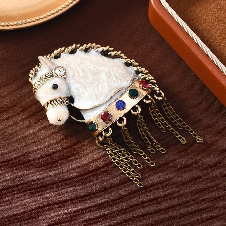 1 broche de moda vintage con c - Vintage Fashion Ads reseña y precio